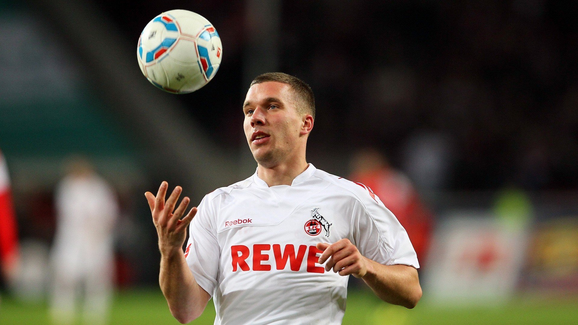 开云电子竞技-欧洲杯战术创新：变阵、奇兵引领潮流，欧洲杯战状