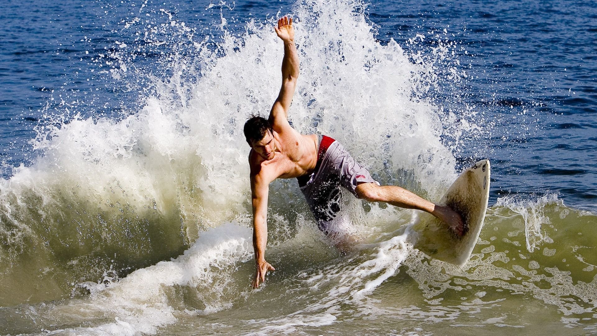 开云真人-西甲冠军争夺：闪光瞬间点亮全场！，0203西甲冠军